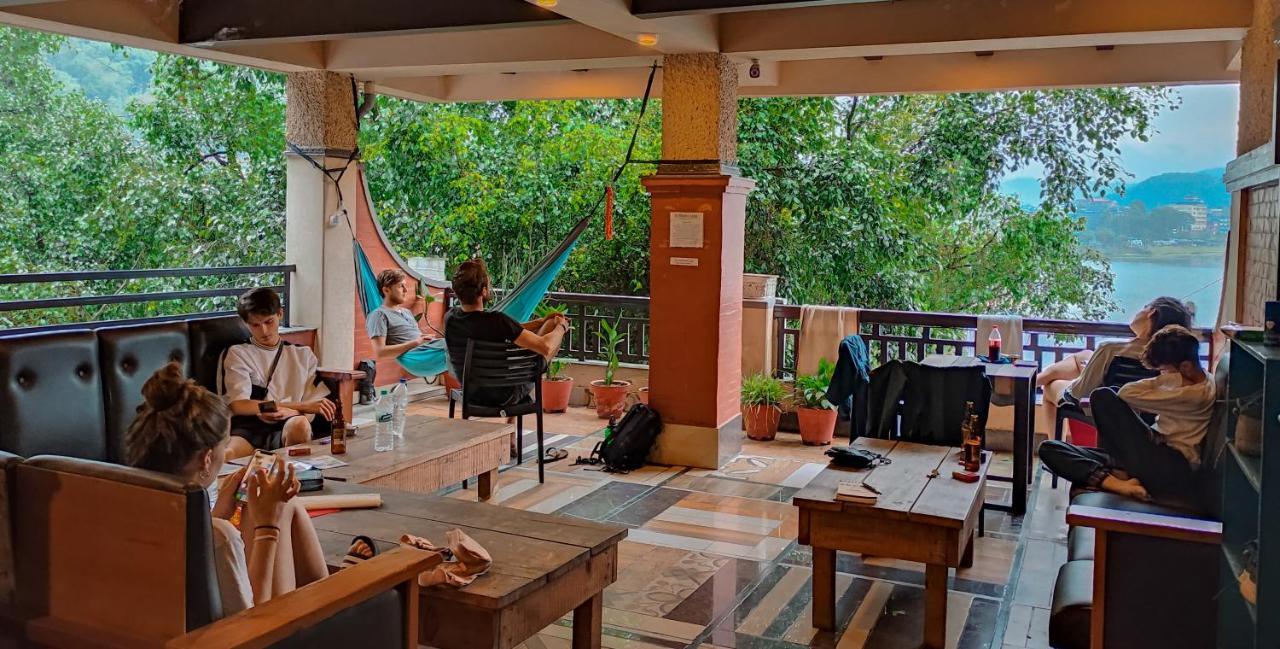 Hotel Forest Lake Backpackers' Hostel Pokhara Eksteriør bilde