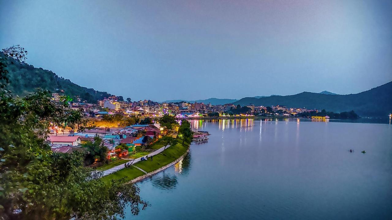 Hotel Forest Lake Backpackers' Hostel Pokhara Eksteriør bilde