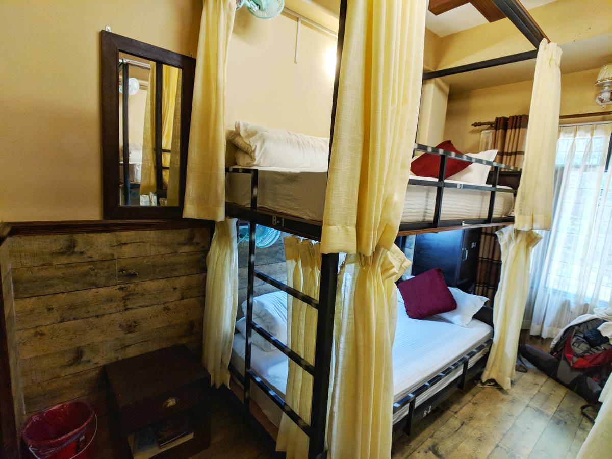 Hotel Forest Lake Backpackers' Hostel Pokhara Eksteriør bilde