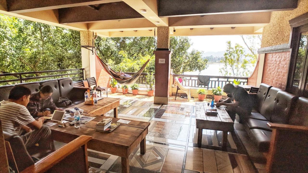 Hotel Forest Lake Backpackers' Hostel Pokhara Eksteriør bilde